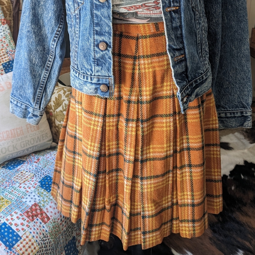 Vintage 1950s/1960s Pleated Wool Skirt